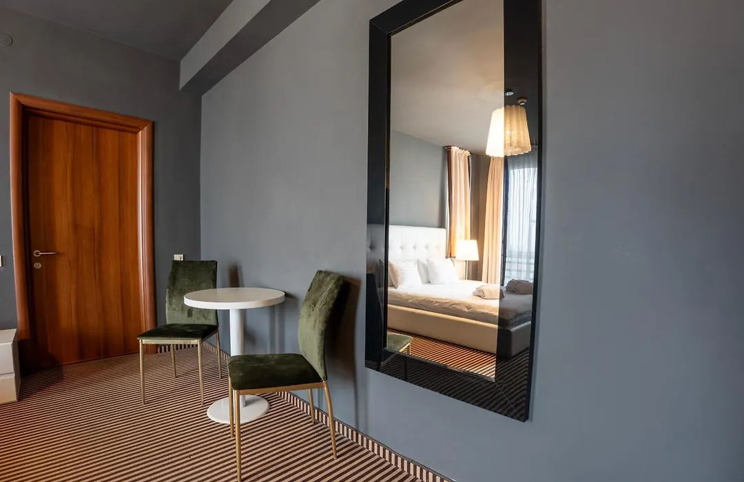 Alex&George Boutique Hotel-1