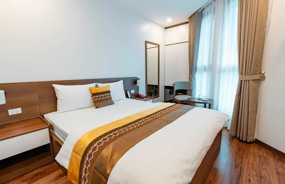Golden Crown Hotel Long Bien-1