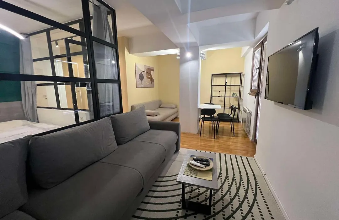 Gigi Apartment By Eluxory-1
