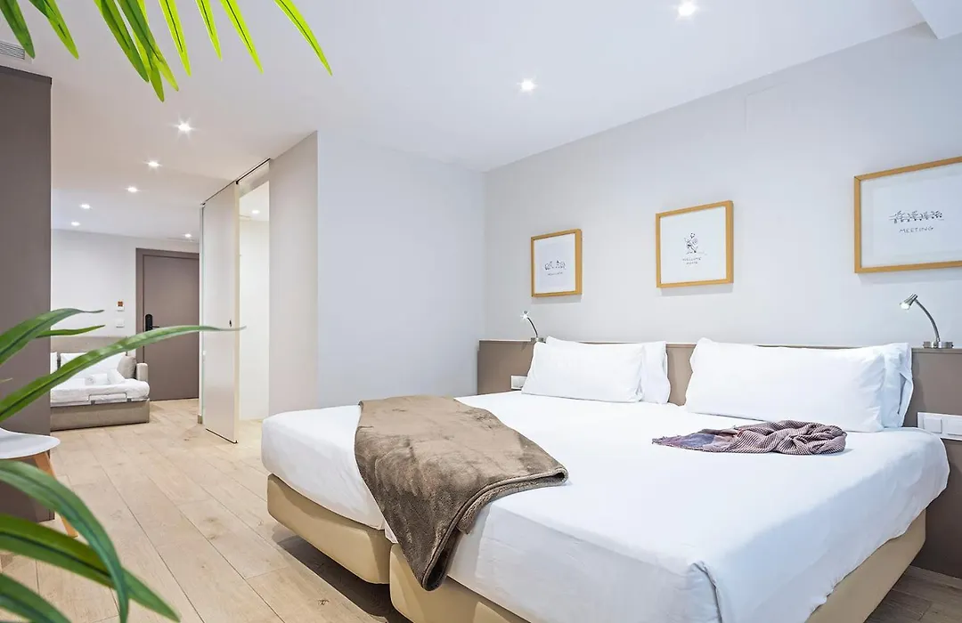 Aparthotel Bcn Montjuic-1