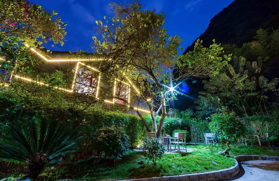 阳朔赴山海翠影楼酒店遇龙河景区店yangshuo Scenic Mountain Retreat-1