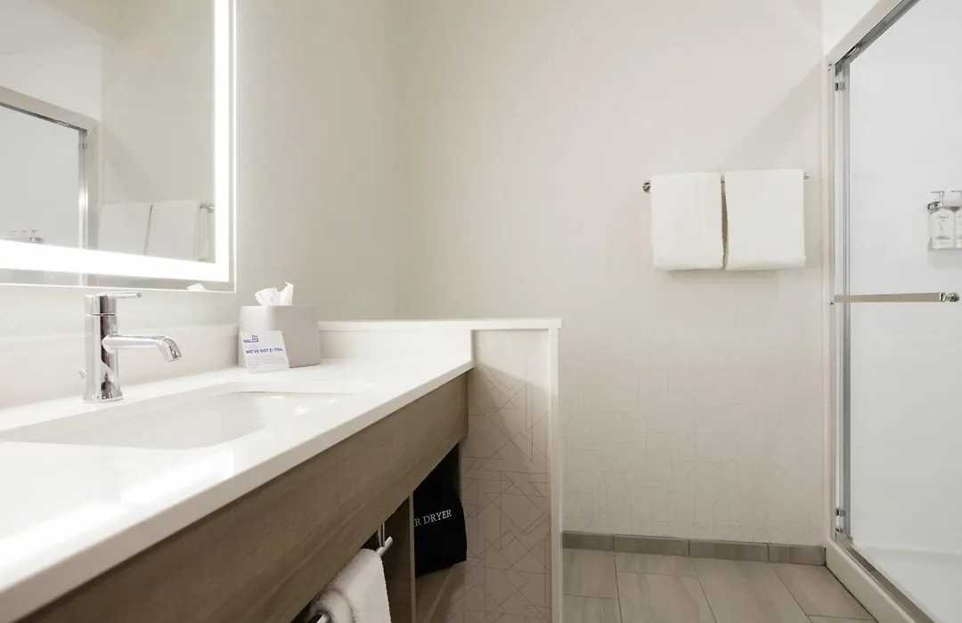 Holiday Inn Express & Suites Memphis East By Ihg-1