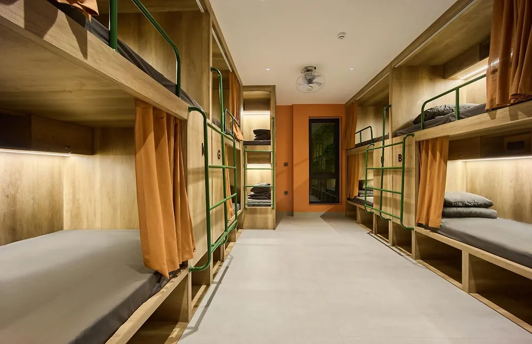 1995S Hostel-1