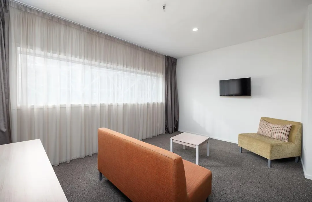 Ramada Suites By Wyndham Christchurch City-1
