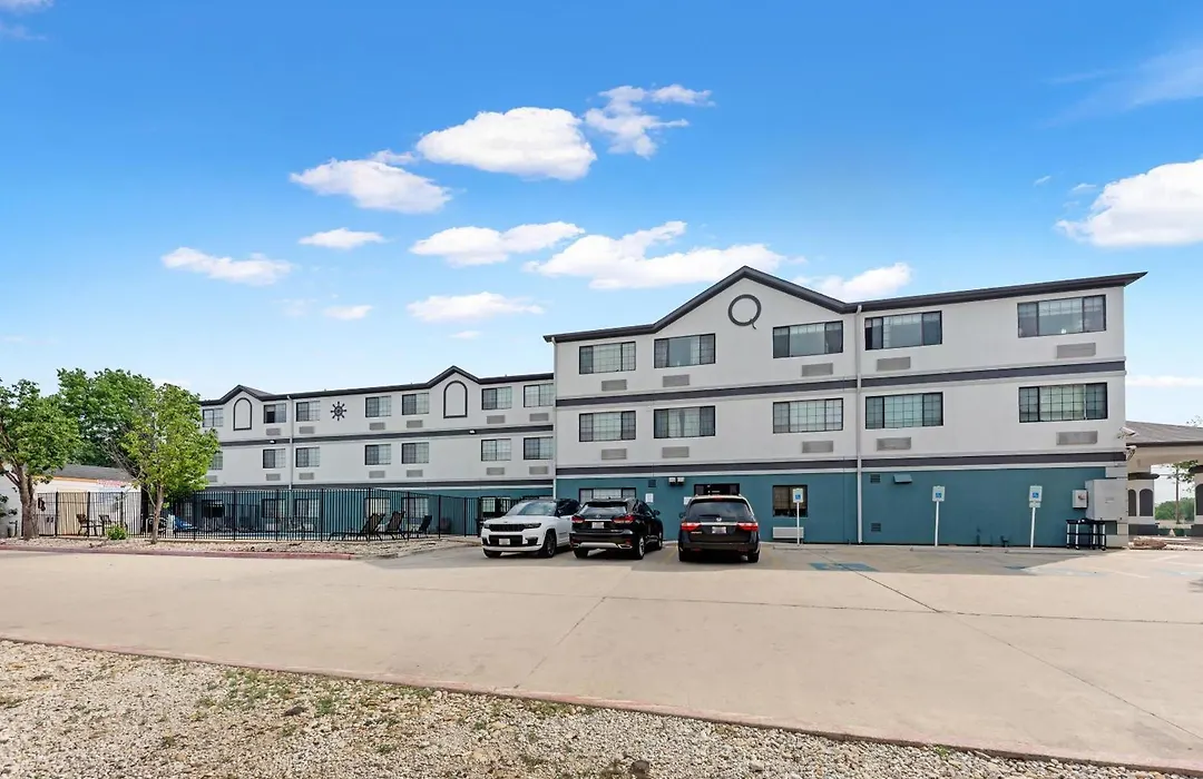 Quality Inn Near Seaworld - Lackland-1