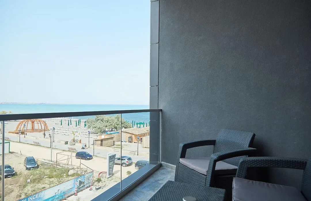 Apartments Excelsior Mamaia Nord-1
