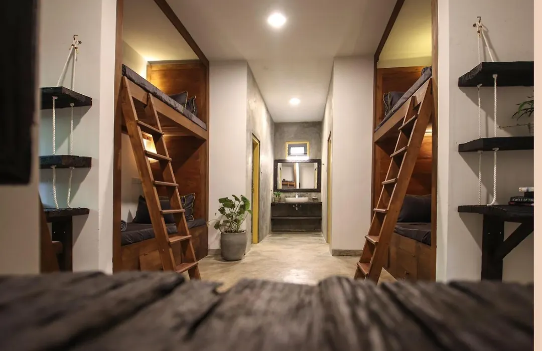 Banana Bunks Mirissa-1