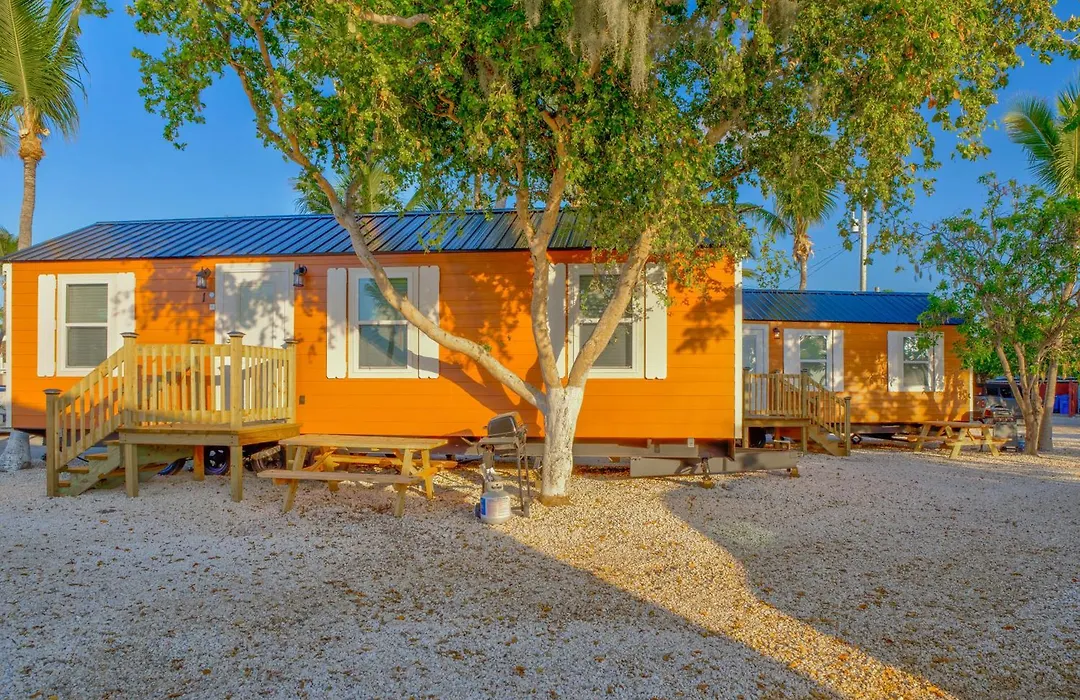 Aqua Lodges At 47Th Street-1