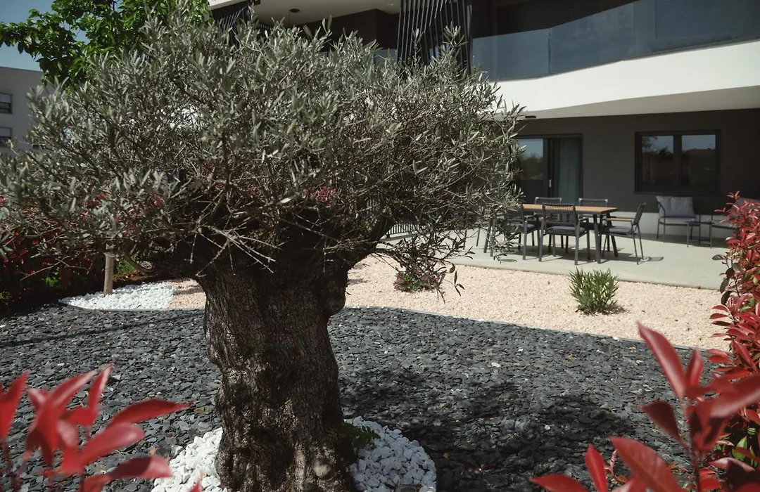 Stella'S Garden Apartment Umag-1