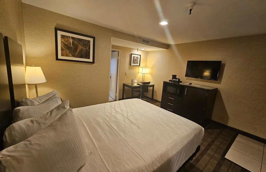 Best Western Pasadena Royale Inn & Suites-1