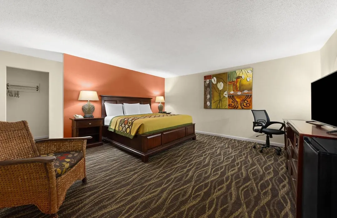Super 8 By Wyndham New Orleans-1