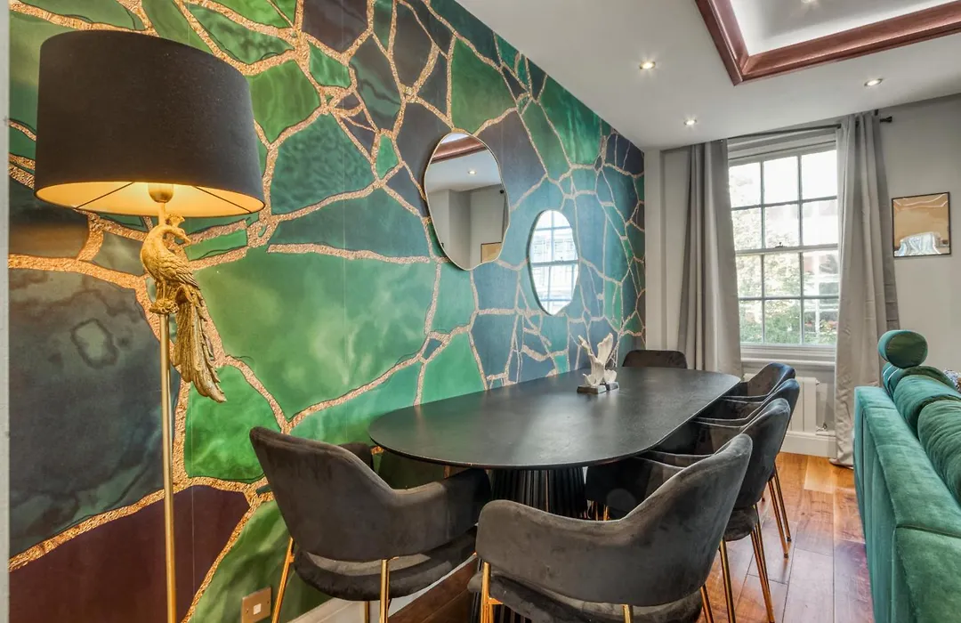 Spacious 2-Bed Luxury House - Edgware Road-1