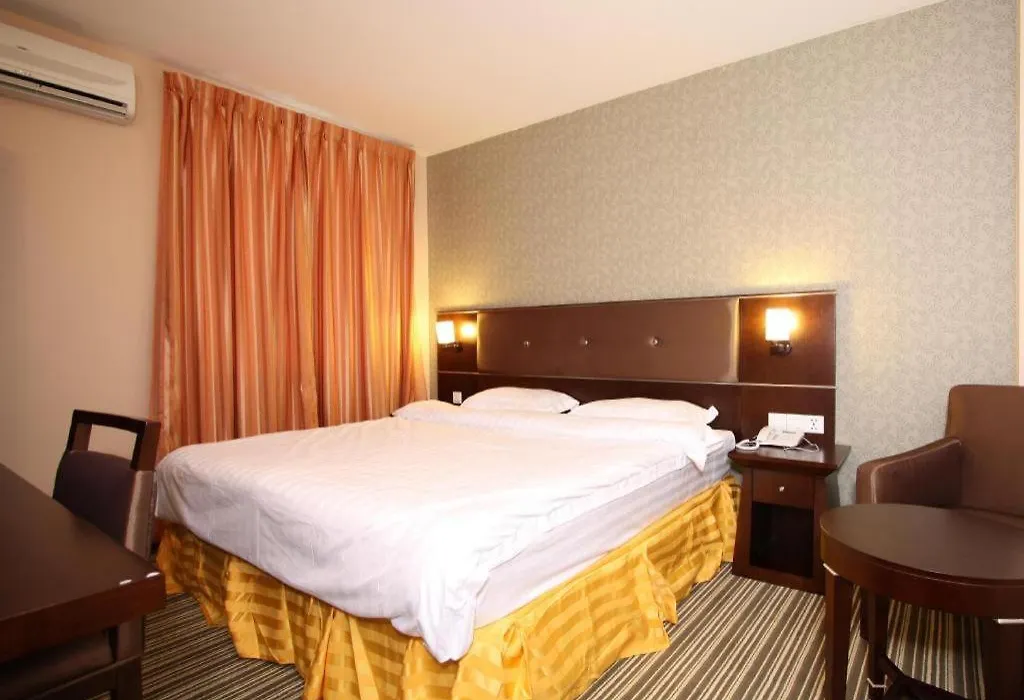 1 City Hotel-1
