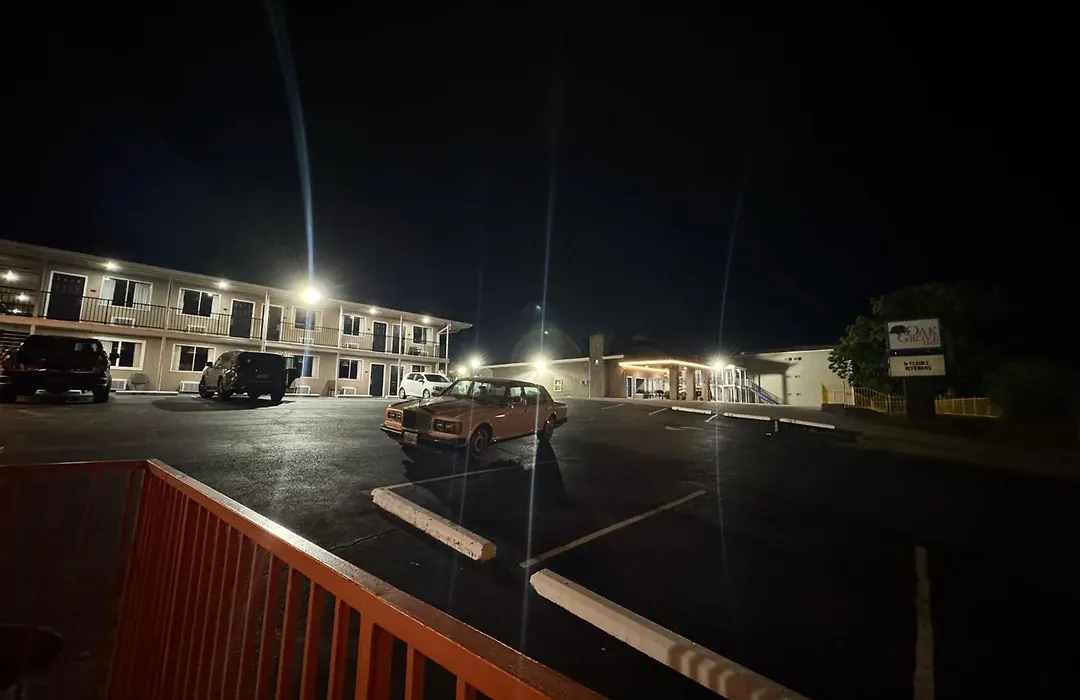 Oak Grove Inn-1