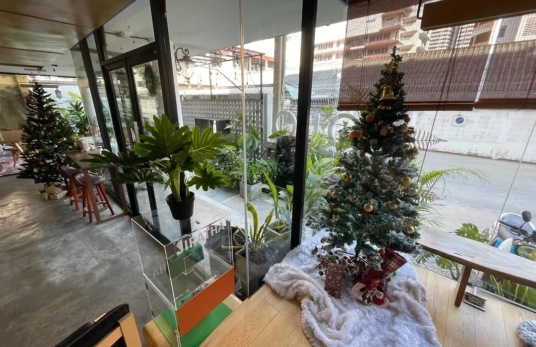 Yolo Bangkok Boutique Hotel-1