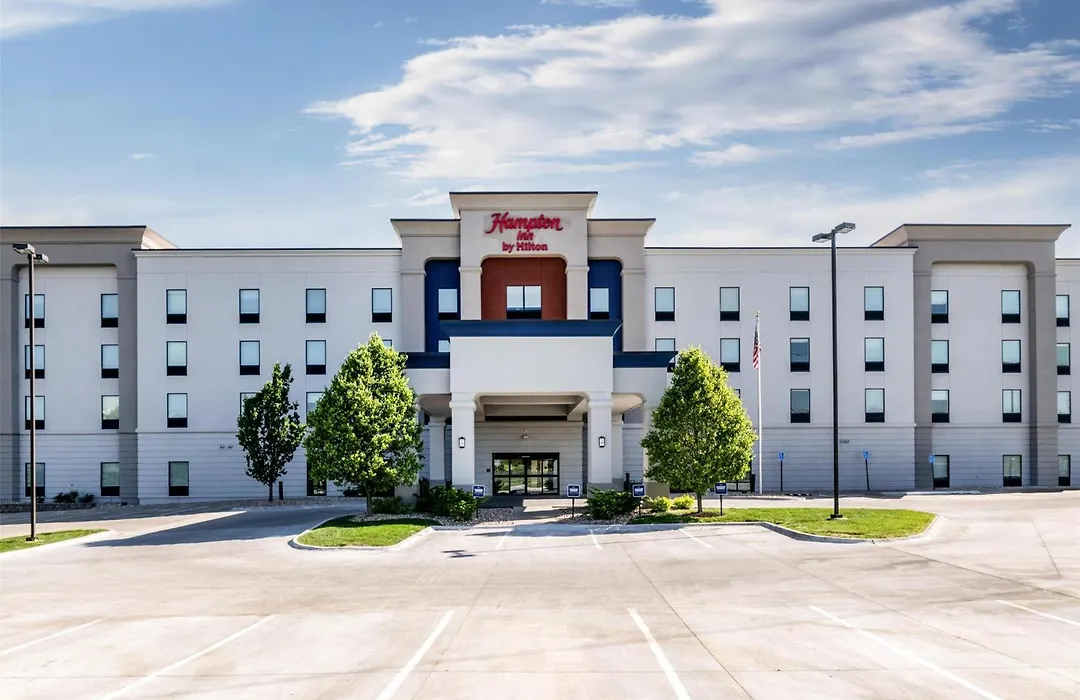 Hampton Inn Omaha/West Dodge Road, Old Mill-1
