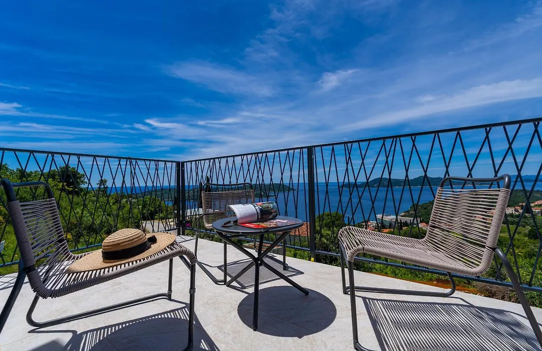 Villa Leona-1