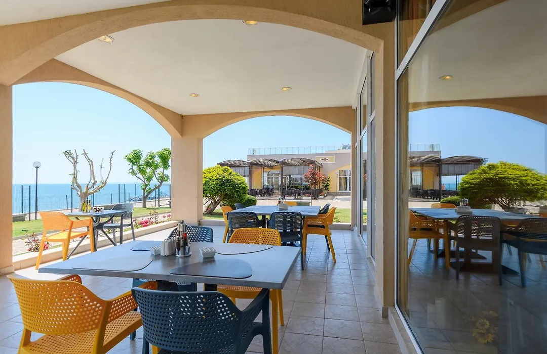Midia Family Resort-1