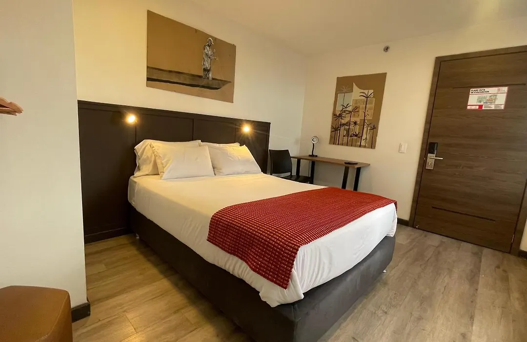 Hotel Saana Trece-1