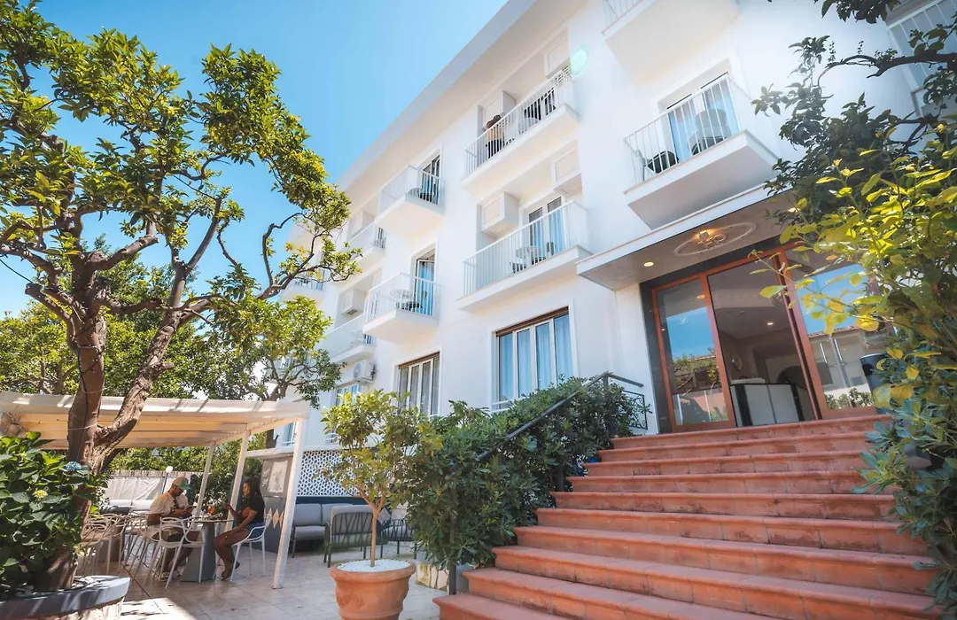 Hotel La Pergola-1