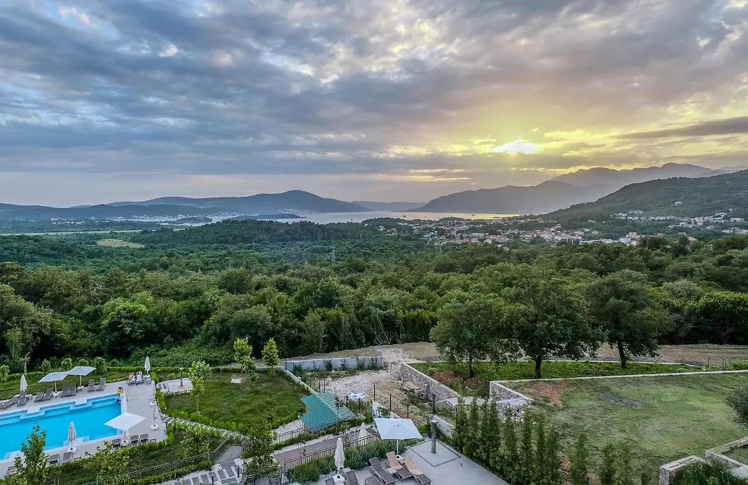 Montenegro Lodge-1