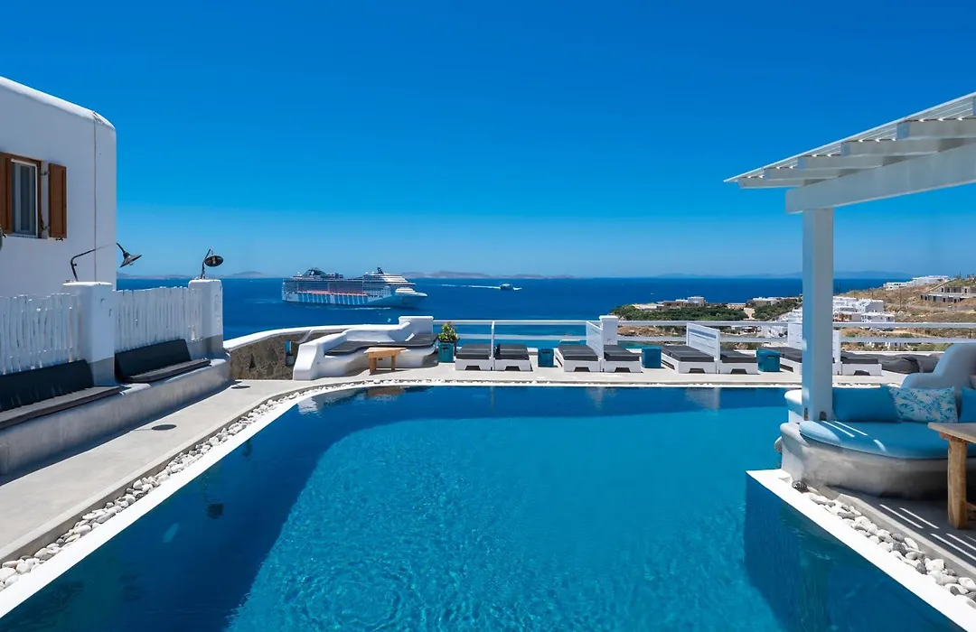 Flaskos Luxury Suites-1