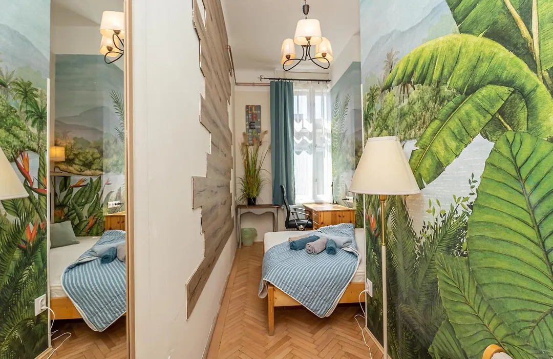 Acacia Private Rooms & Studios-1