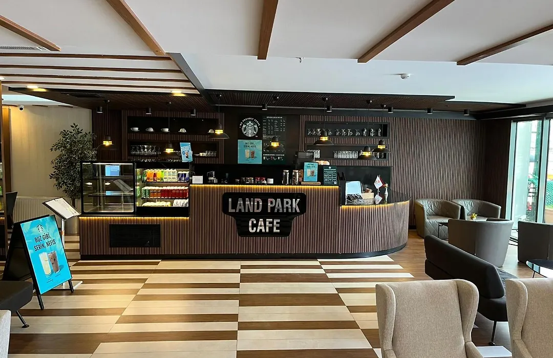Land Park Hotel-1