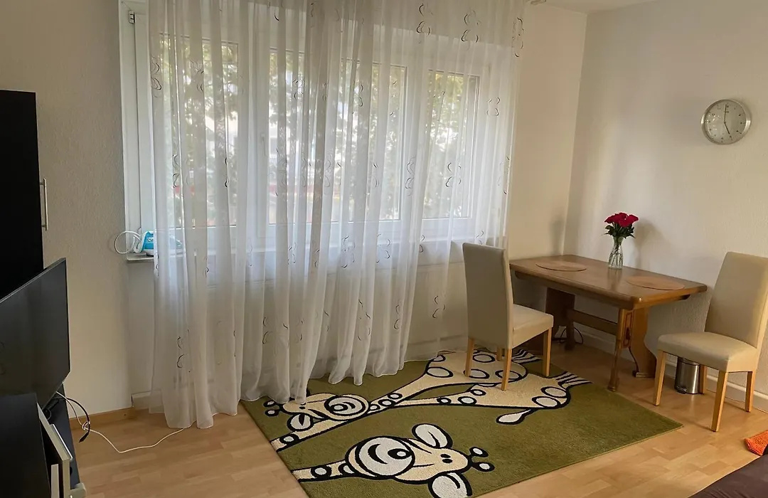 One Room For 2 Pers, 9 Min To Trade Fare, Free Parking-1