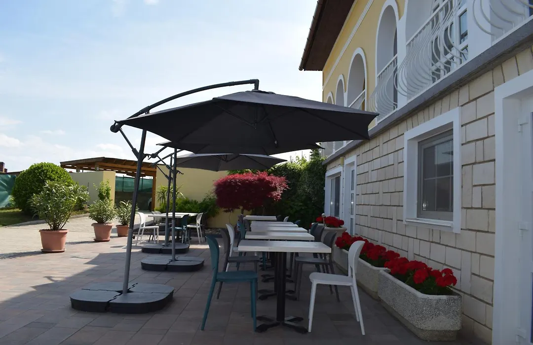 Szivarvany Vendeghaz-1
