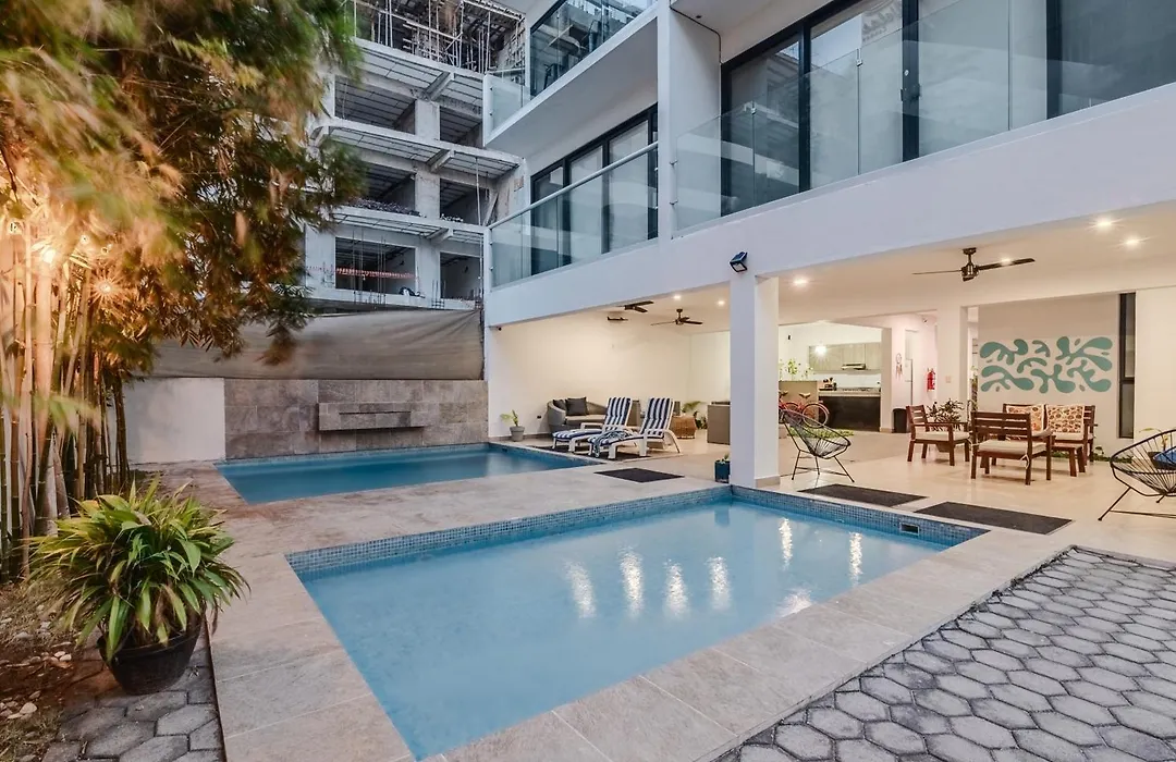 Vela'S Condos Ocean Front-1