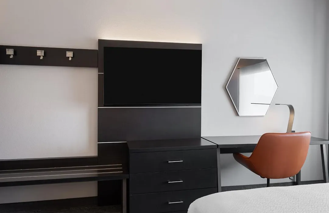 Holiday Inn Express & Suites - Tampa East - Ybor City By Ihg-1