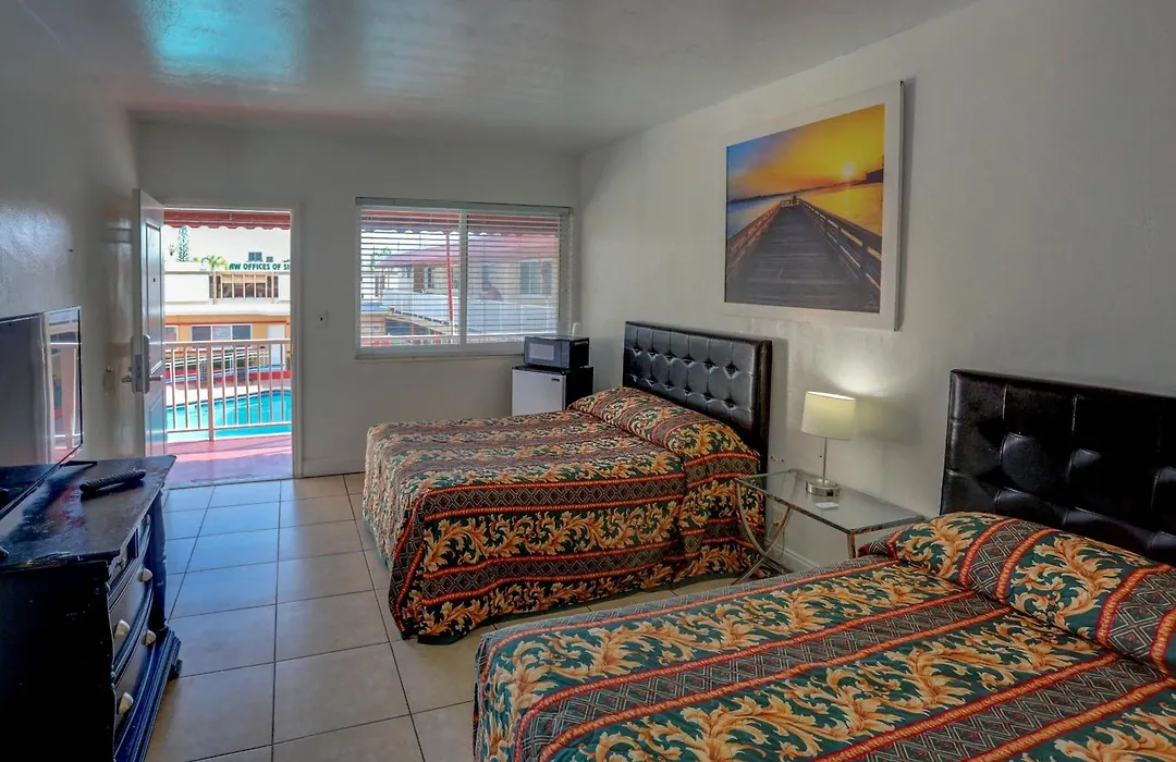 Beach And Town Motel-1