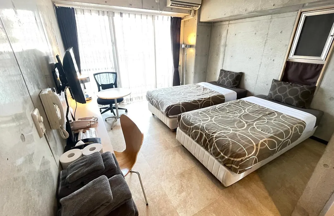 Condominio Makishi-1