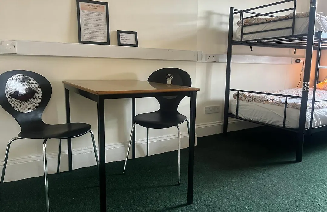 Botanic Avenue Hostel Less Than A Mile From The City Centre-1