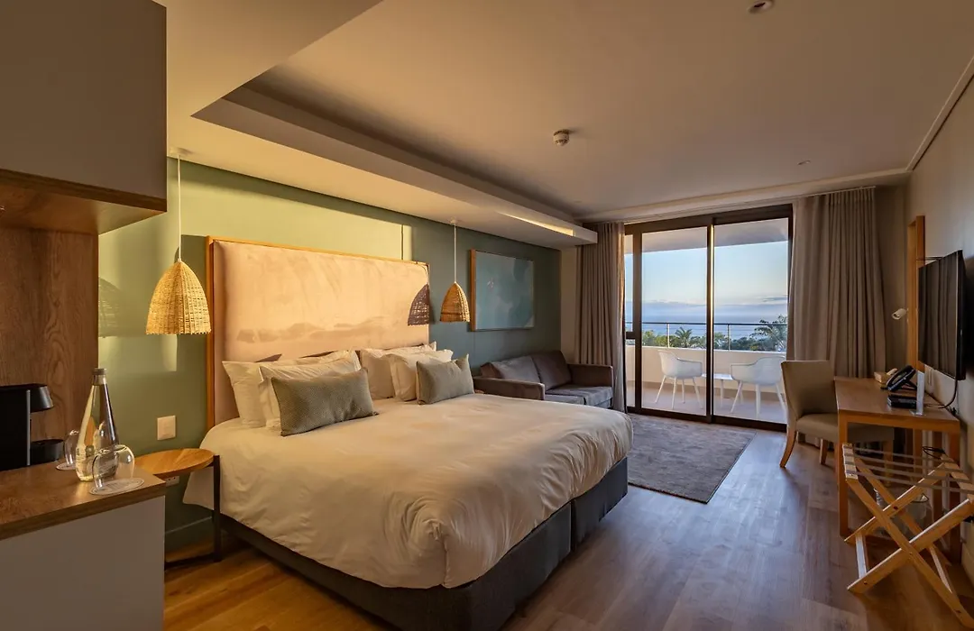 Plett Quarter Hotel - Lion Roars Hotels & Lodges-1