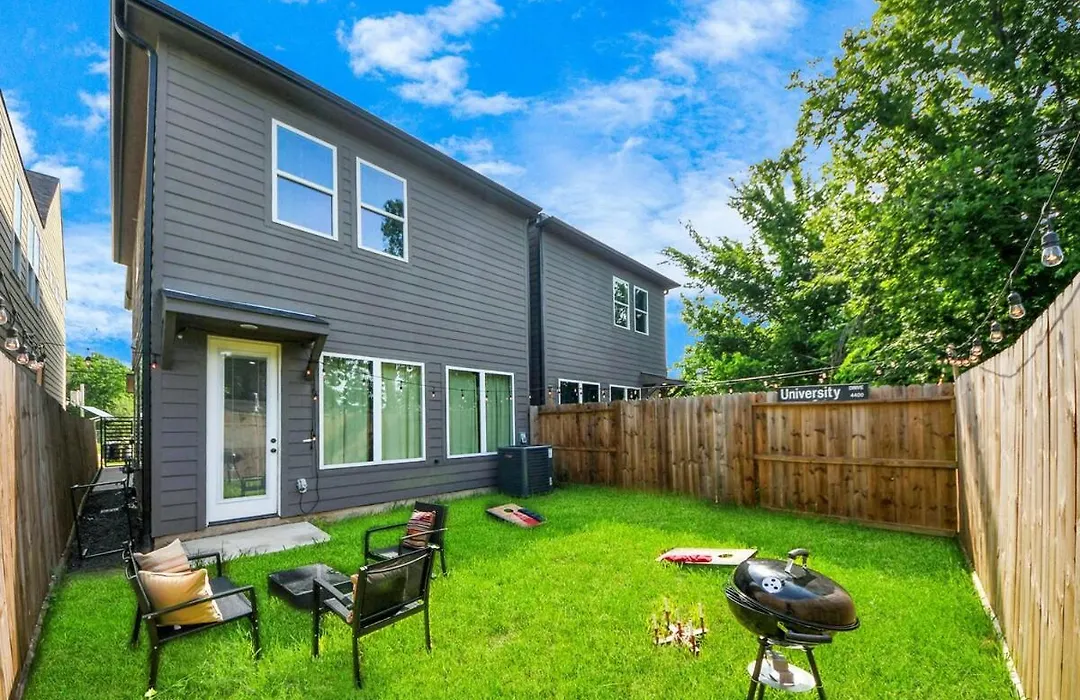 Sleeps 20 - 2 Homes - Family And Friends Fun Super House-1