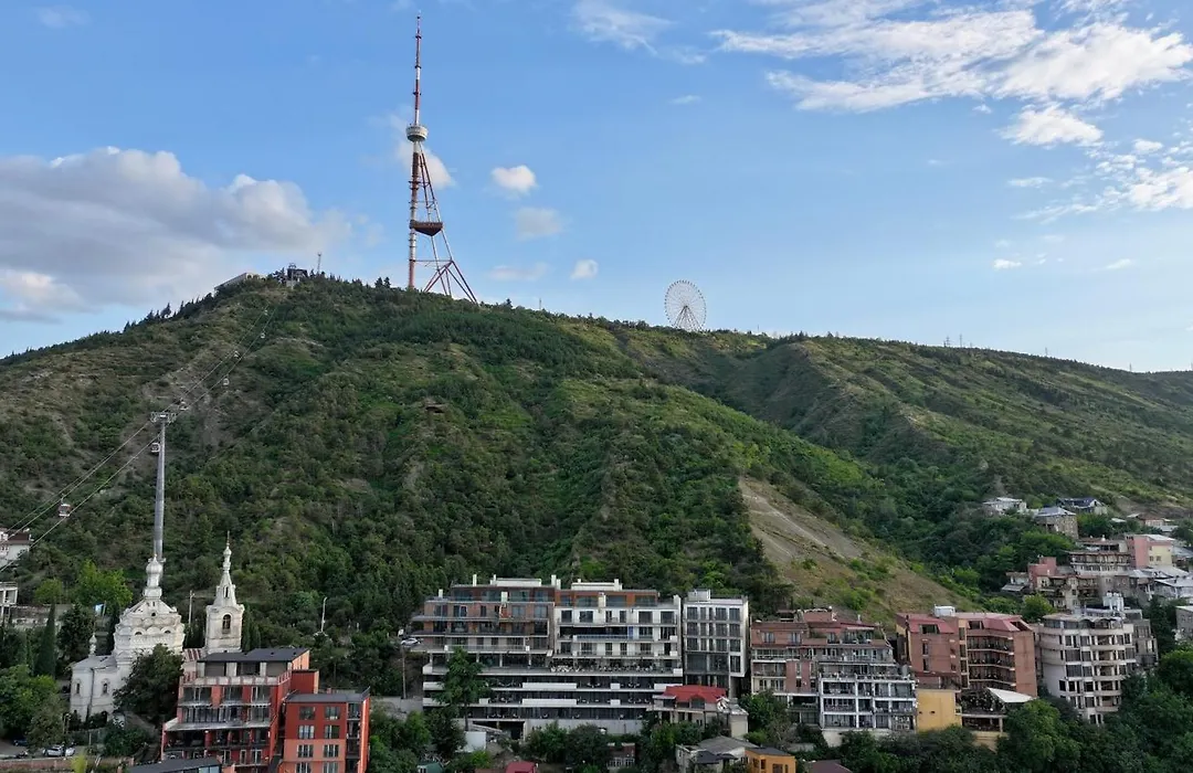 Castor & Pollux Hotel-1