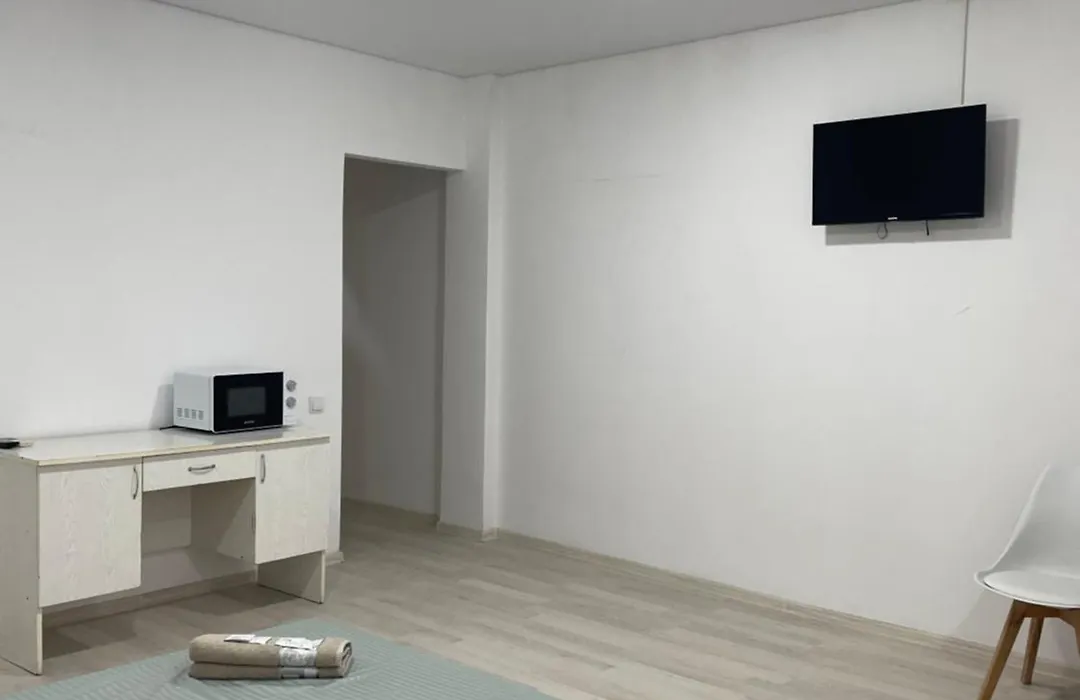 Dreamhotel-1