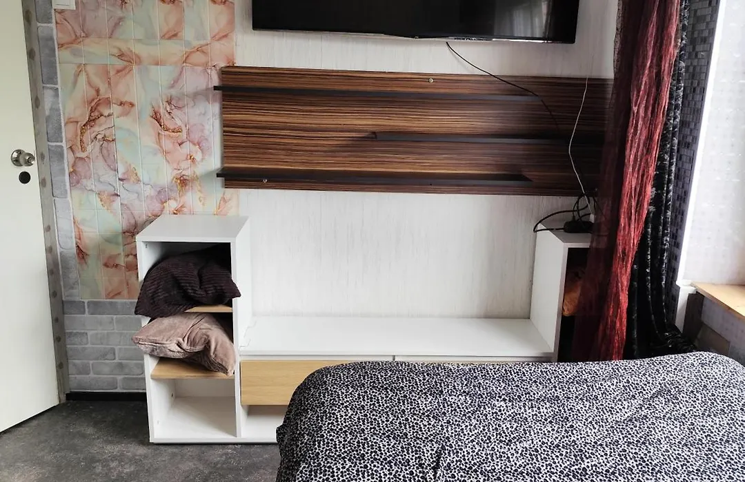 Your Room In A Three-Room Apartment With A Shared Kitchen, Bathroom, And Toilet-1