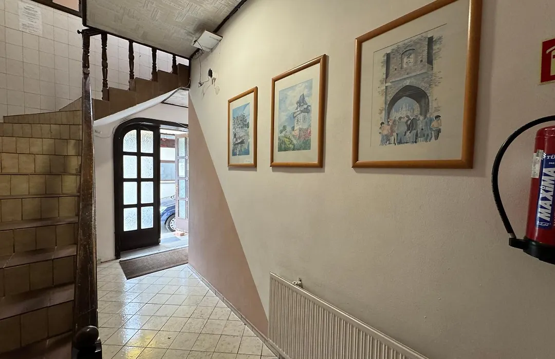 Palota Hostel-1