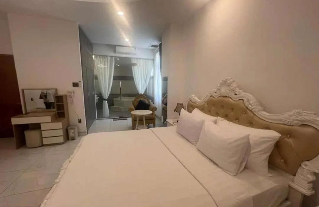 White Diamond Airport Hotel-1