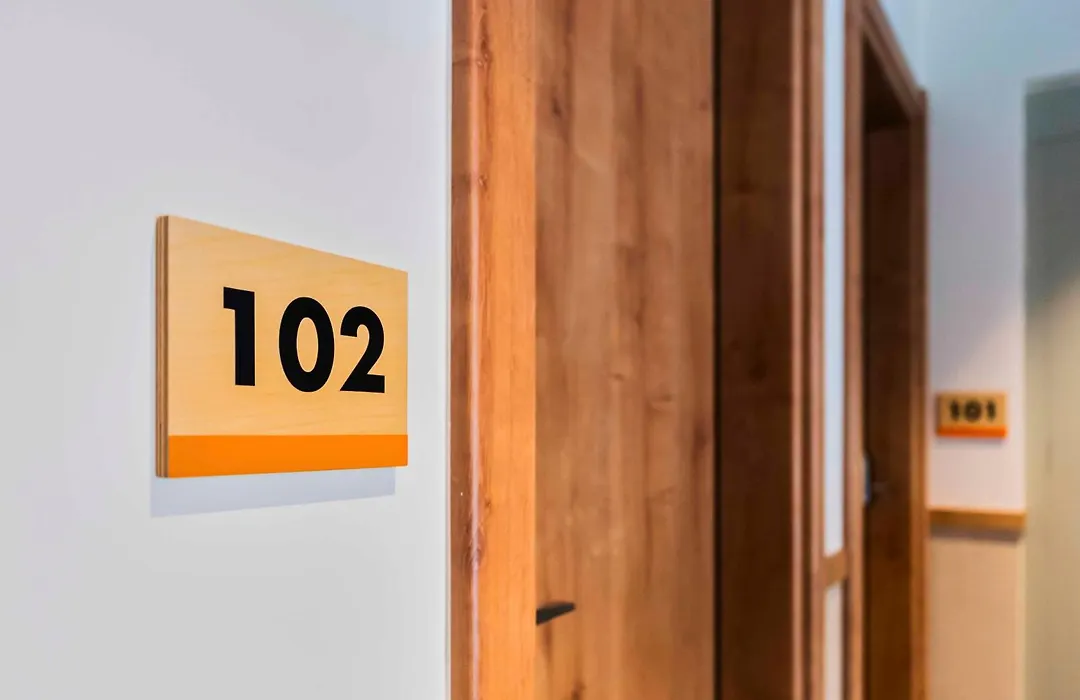 Easyhotel Barcelona La Sagrera-1