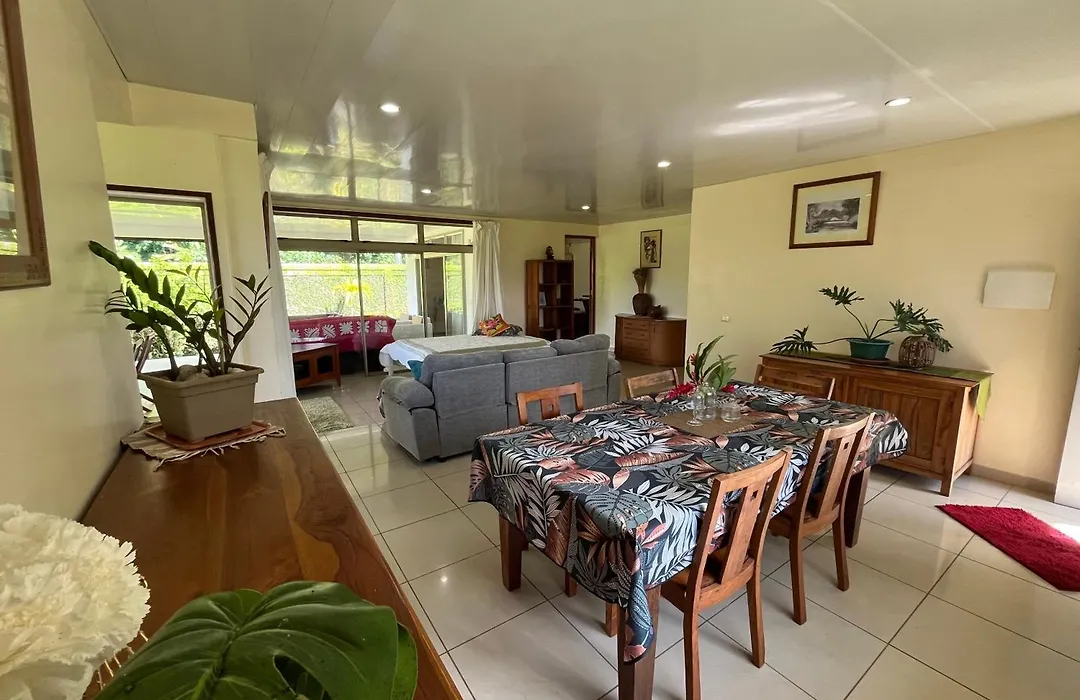 Fare Faaroa Lodge-1