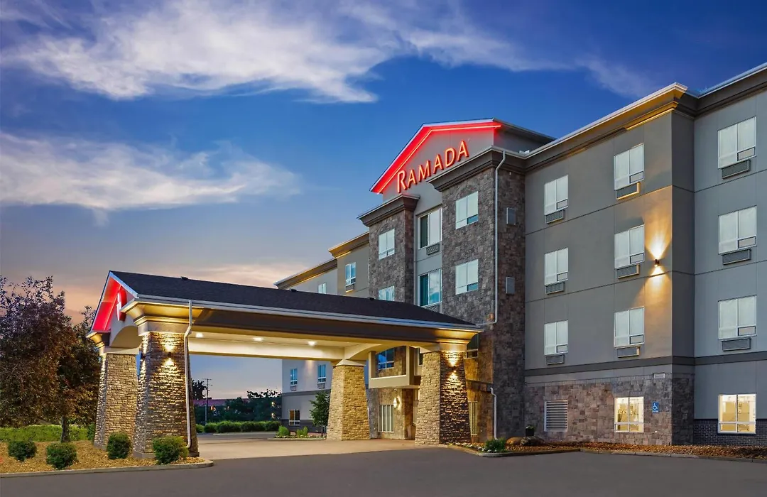 Ramada By Wyndham Drumheller Hotel & Suites-1