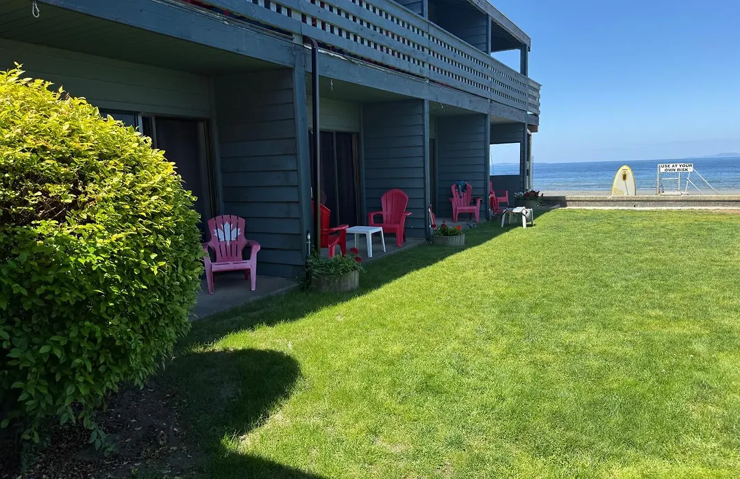 Sand Pebbles Inn-1