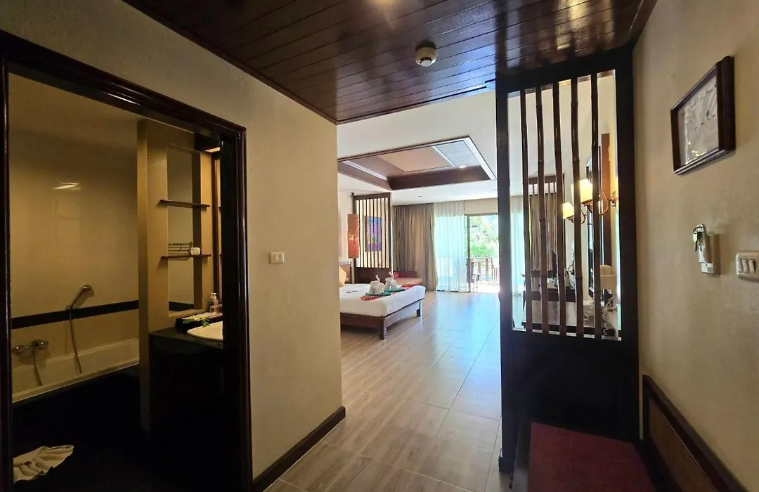 Hotel And Beach Bungalow At Lanta Resort-1