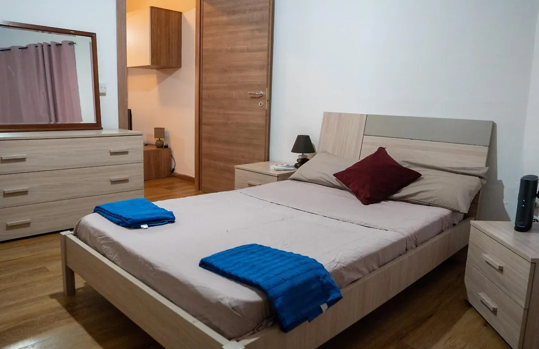 Golden Stay - 4Br Stylish Apartment For Group-1