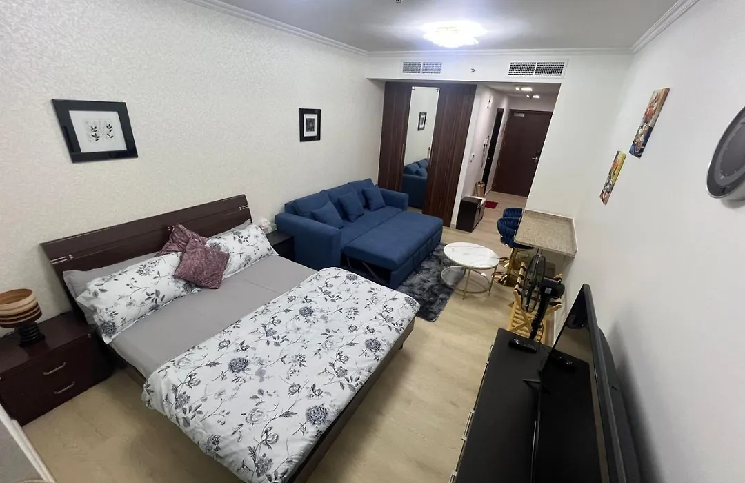 Cozy Studio With Sofa Bed Beside Dmcc Metro & Dubai Marina-1