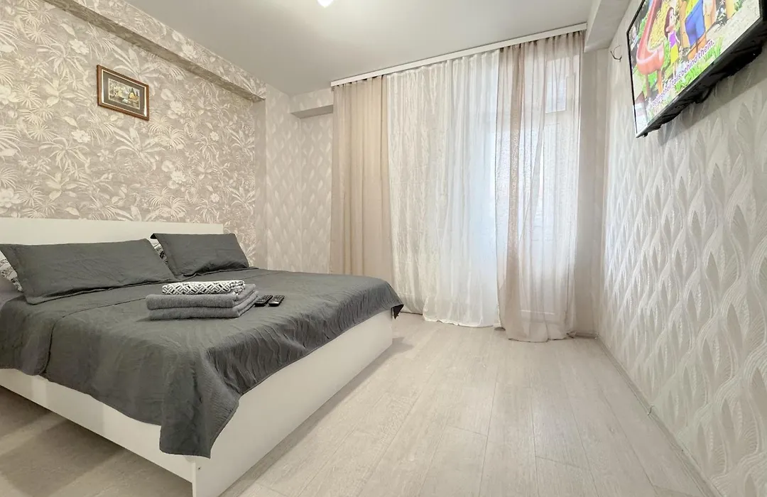 Cuza Voda Luxury-1